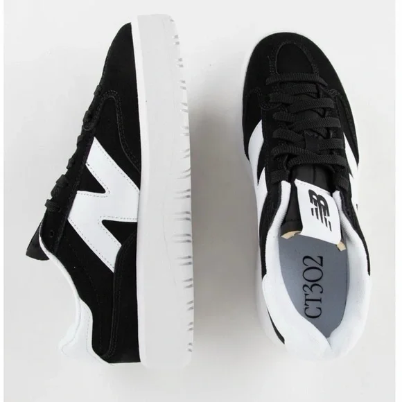 New Balance Women's Black and White Sneakers CT302 sz 7 1/2 - Picture 2 of 5